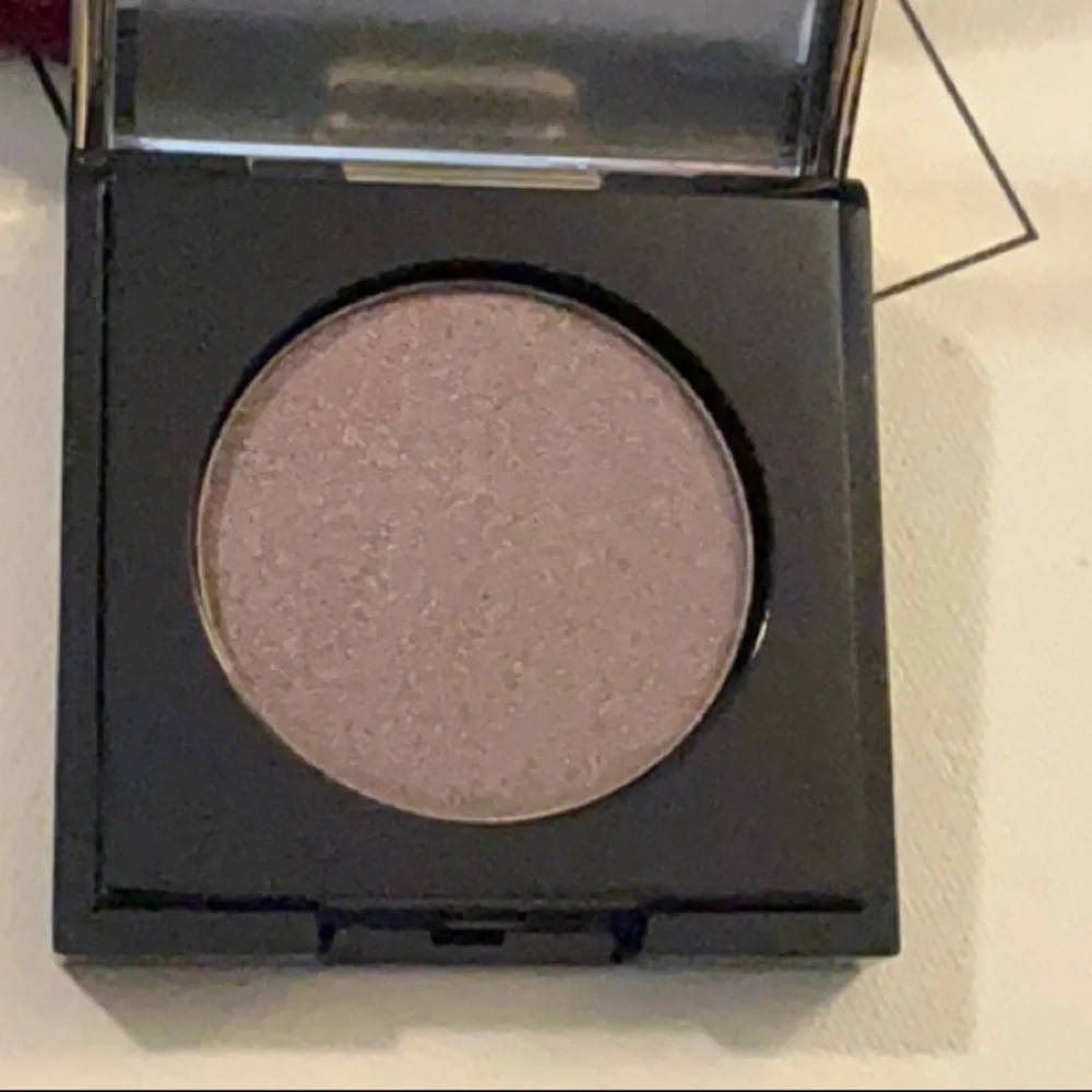 Yves Saint Laurent Satin Crush Eye Shadow - (28) Unconforming Taupe